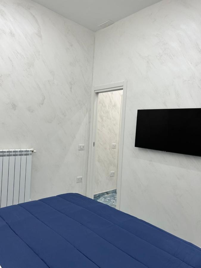 Ester 4 Napoli