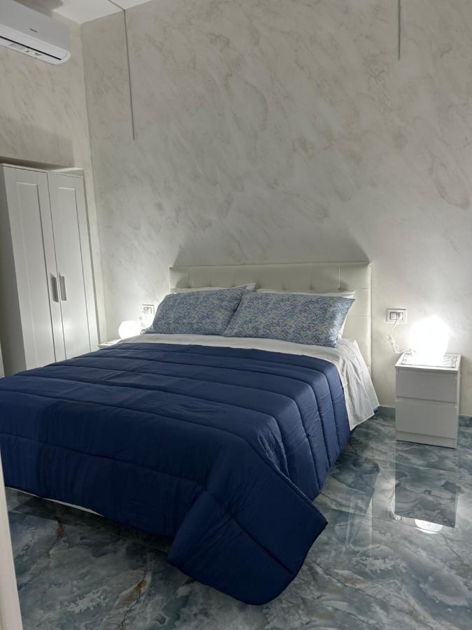 Ester 4 * Napels